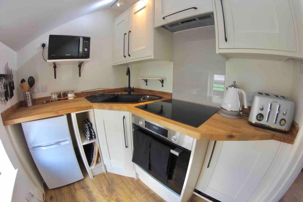Traveller'S Rest - Cosy Cottage In Heart Of Wilton Salisbury Exterior foto